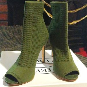 Peep toe heels